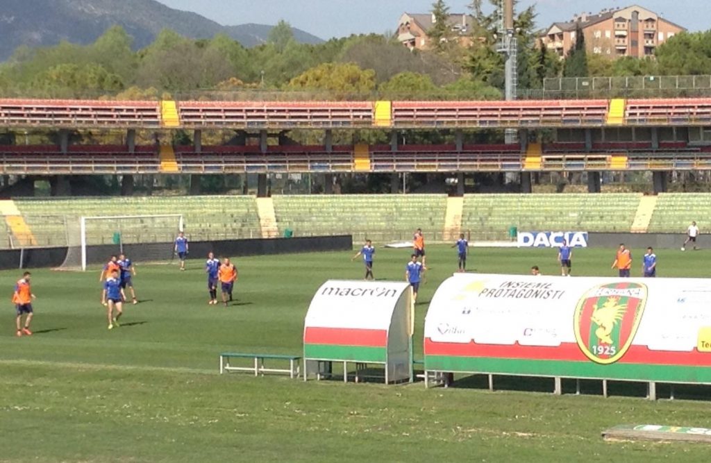 Allenamento – 4-3-1-2 con Bojinov trequartista. Cori e bandiere allo stadio: si accende il clima derby