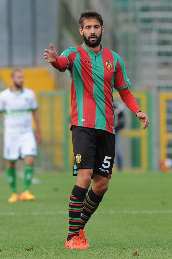 Ternana – Leone cerca un difensore destro