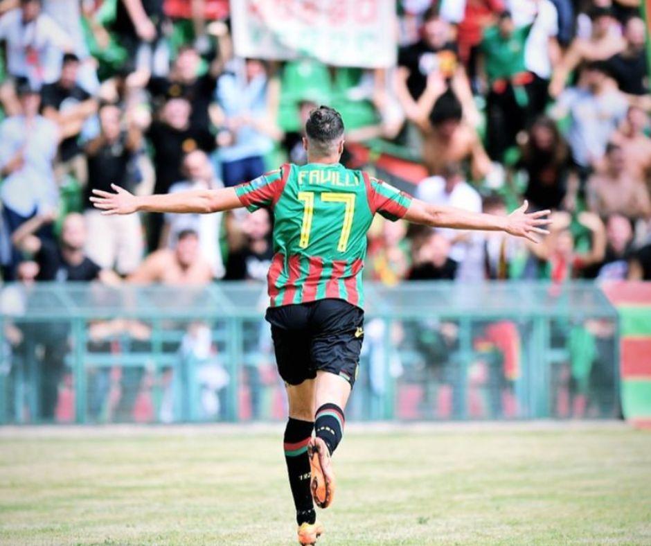 Ternana, Favilli rossoverde ora c’è anche l’indizio del giocatore – FOTO