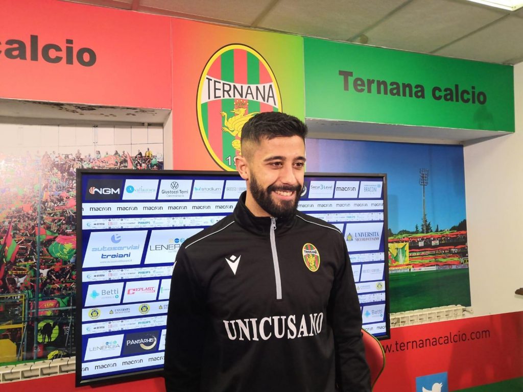 Verna in conferenza: “Contro la Reggina con la testa giusta”