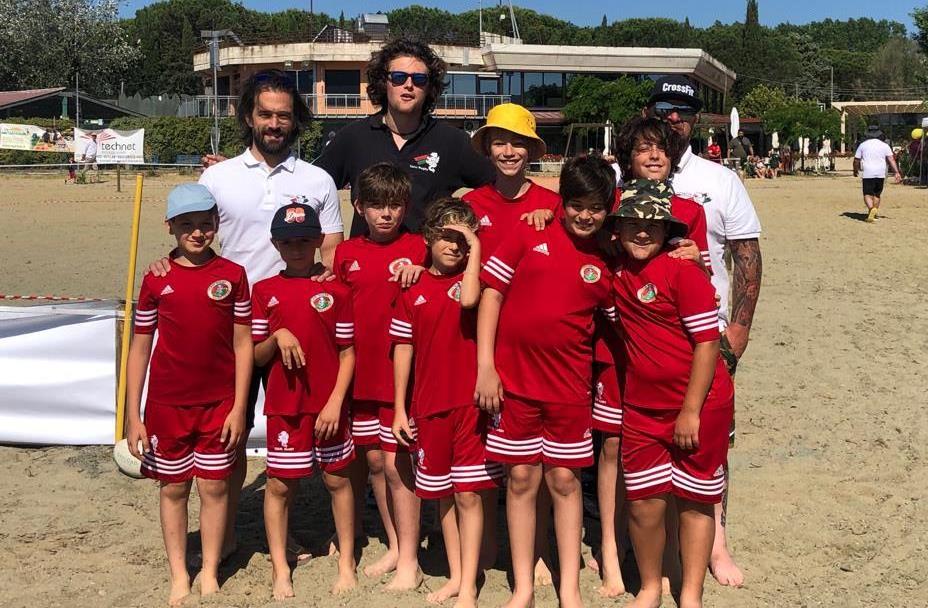 A Tuoro sul Trasimeno la prima volta con il beach rugby per i Draghetti dell’Under 11