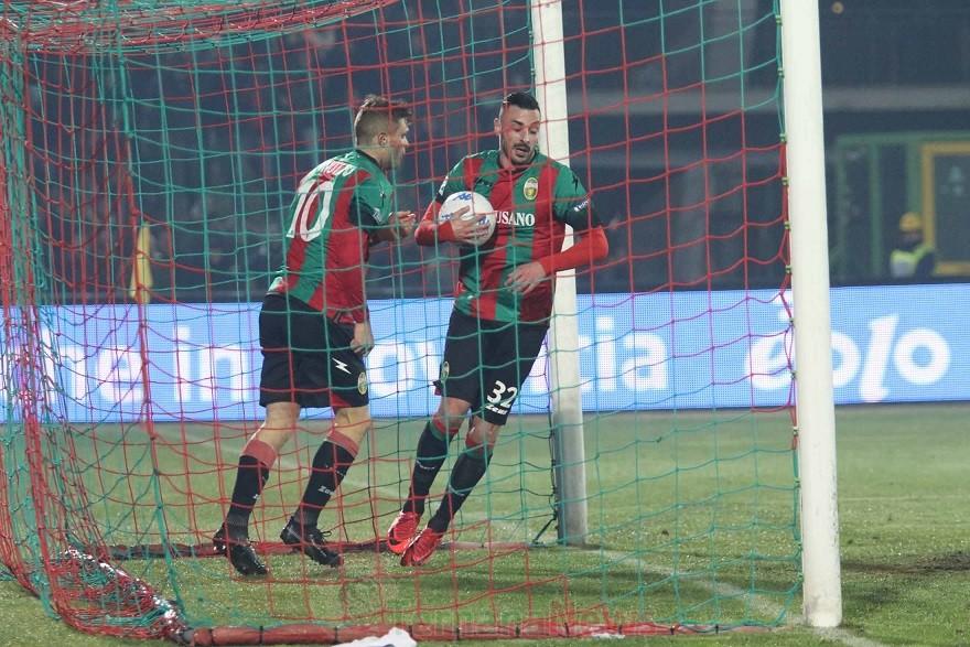 Ternana – Continua a segnare Adriano Montalto. Prima rete per Signori