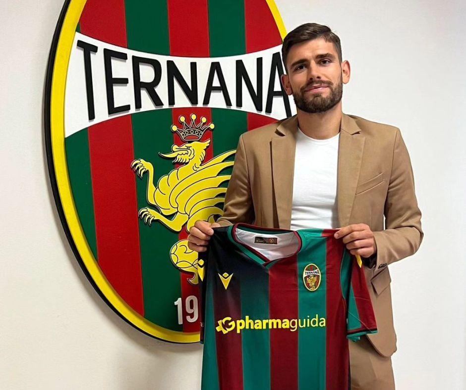 Ternana, Labojko: “Felice di rimanere in Italia e indossare questa maglia” – FOTO