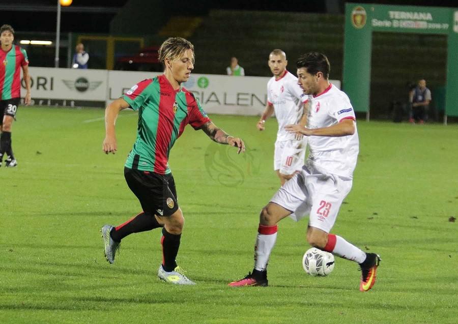 Ternana e Bari se la giocano, ma i galletti spingono di più