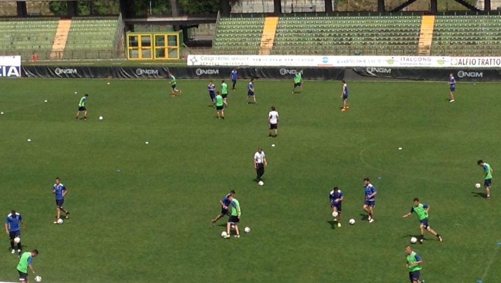 Allenamento – 3-5-2, 4-3-1-2 e 4-3-3. Tanti cambi in attacco per Tesser