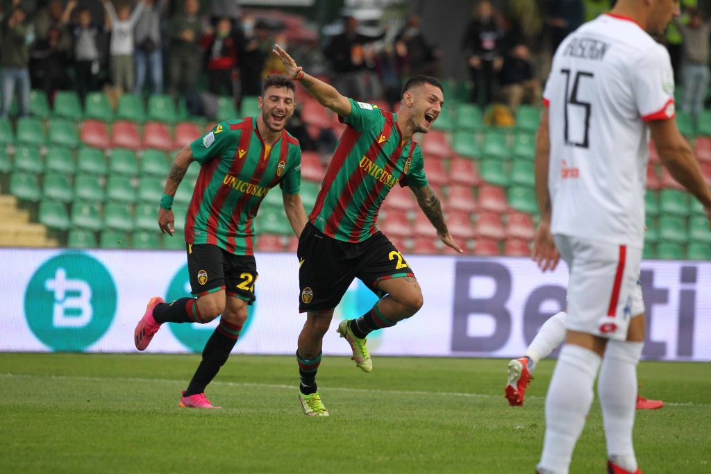 Ternana nessuno come te ma stai attenta…