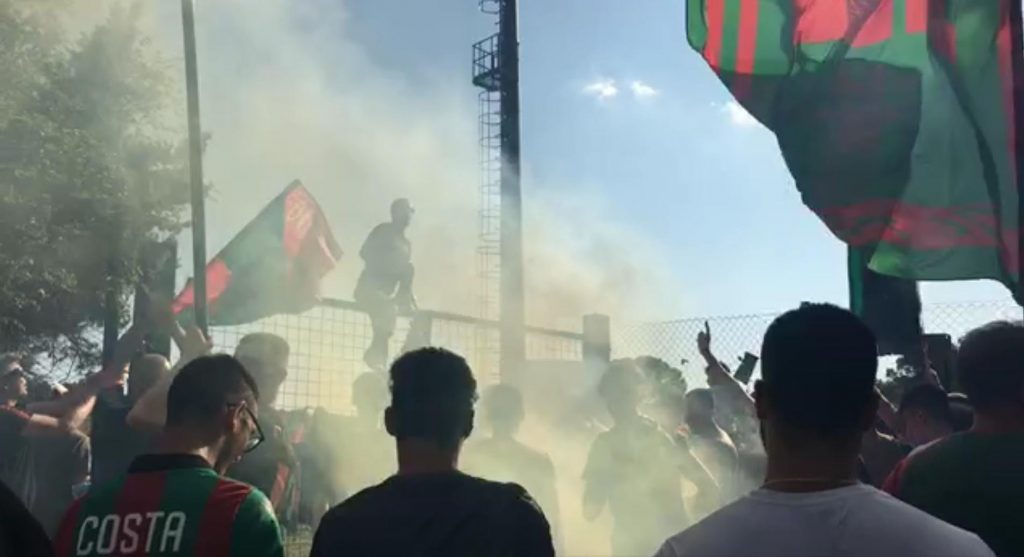 Ternana, ad Acquasparta la carica dei tifosi – VIDEO