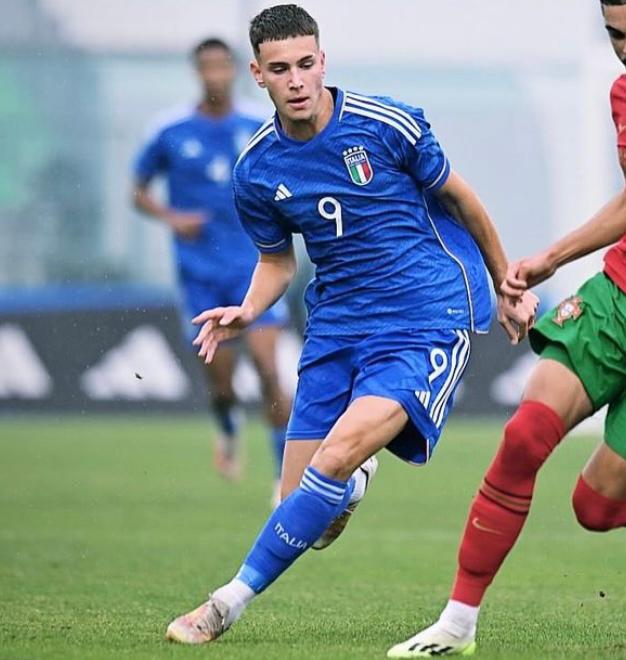 Ternana, Raimondo e l’azzurro della Nazionale – FOTO