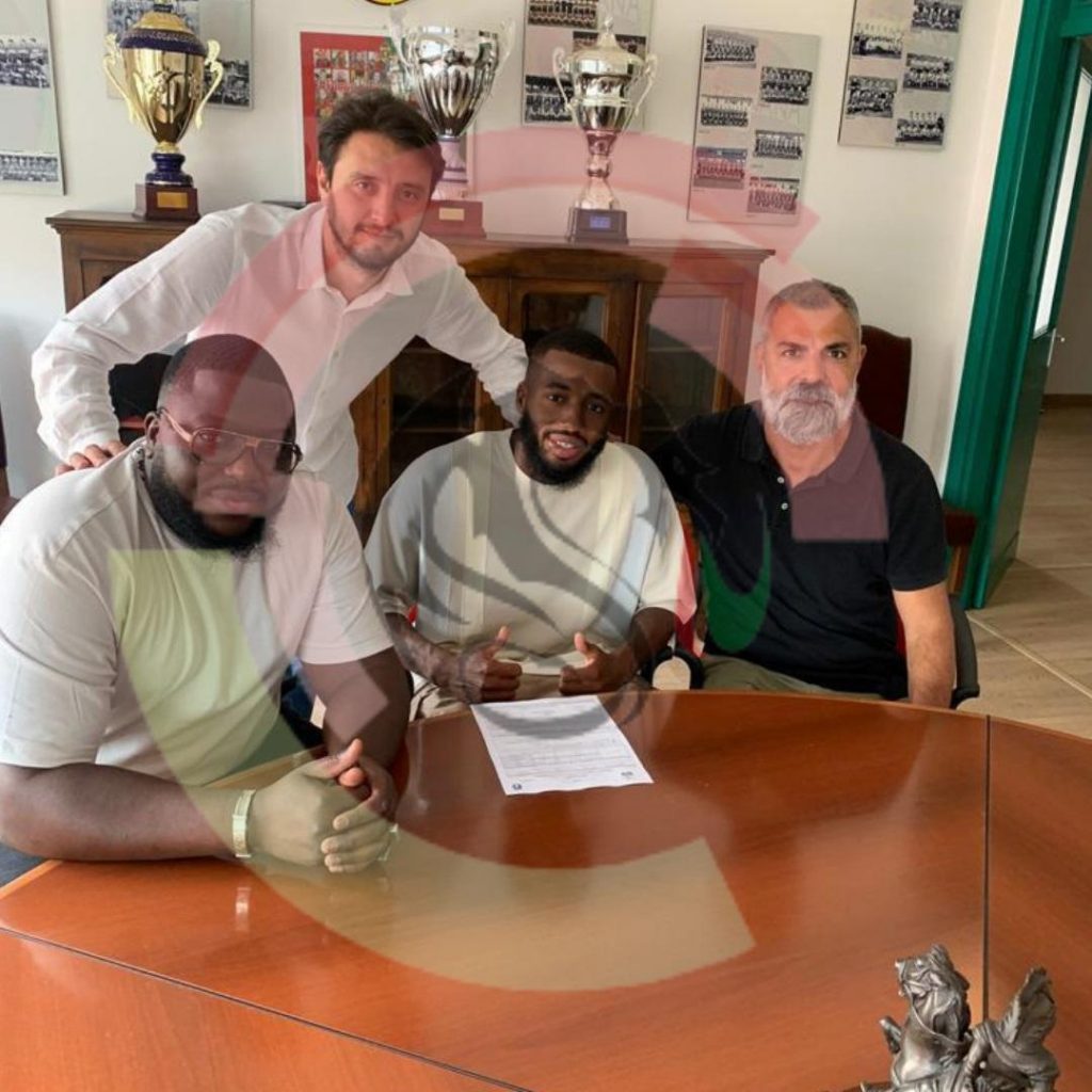 Salim Diakité alla Ternana, la FOTO della firma nella sede