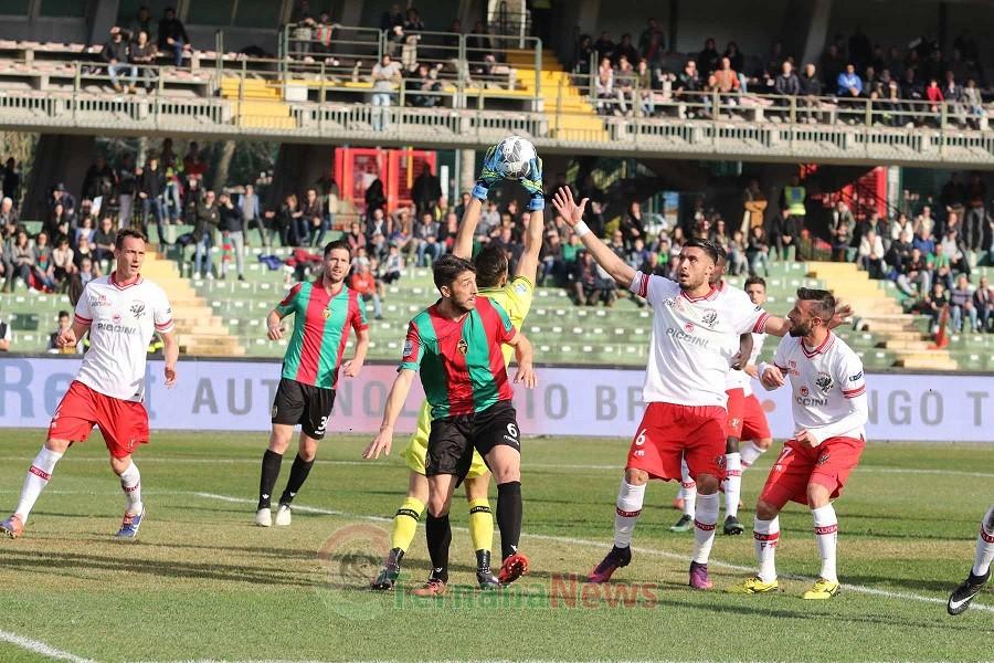 Ternana-Perugia: una sfida fra squadre chiuse