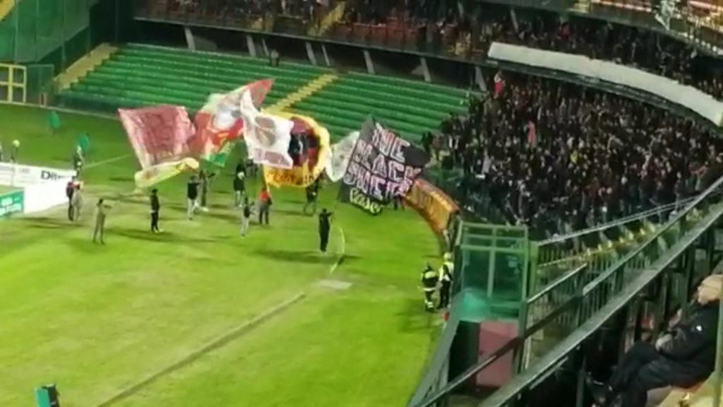 Ternana-Casertana, il VIDEO della sfilata dei tifosi