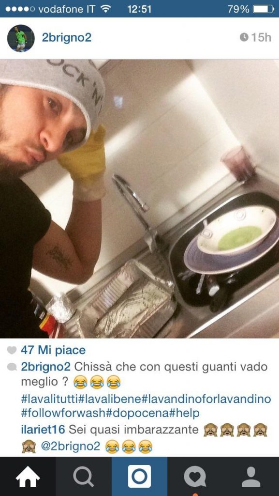 FOTO – Brignoli in cucina: “Con quali guanti meglio?”