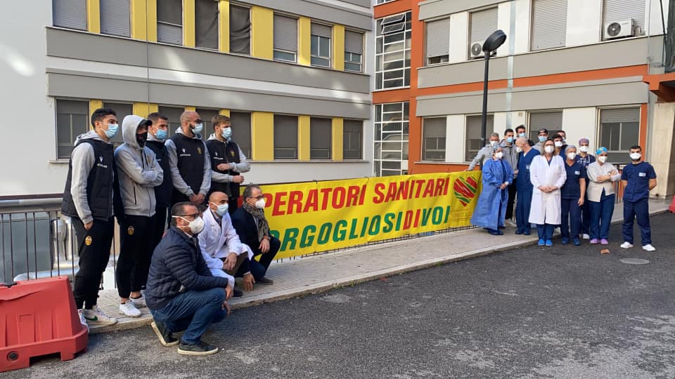 La Ternana dice “grazie” al personale sanitario dell’ospedale – FOTO