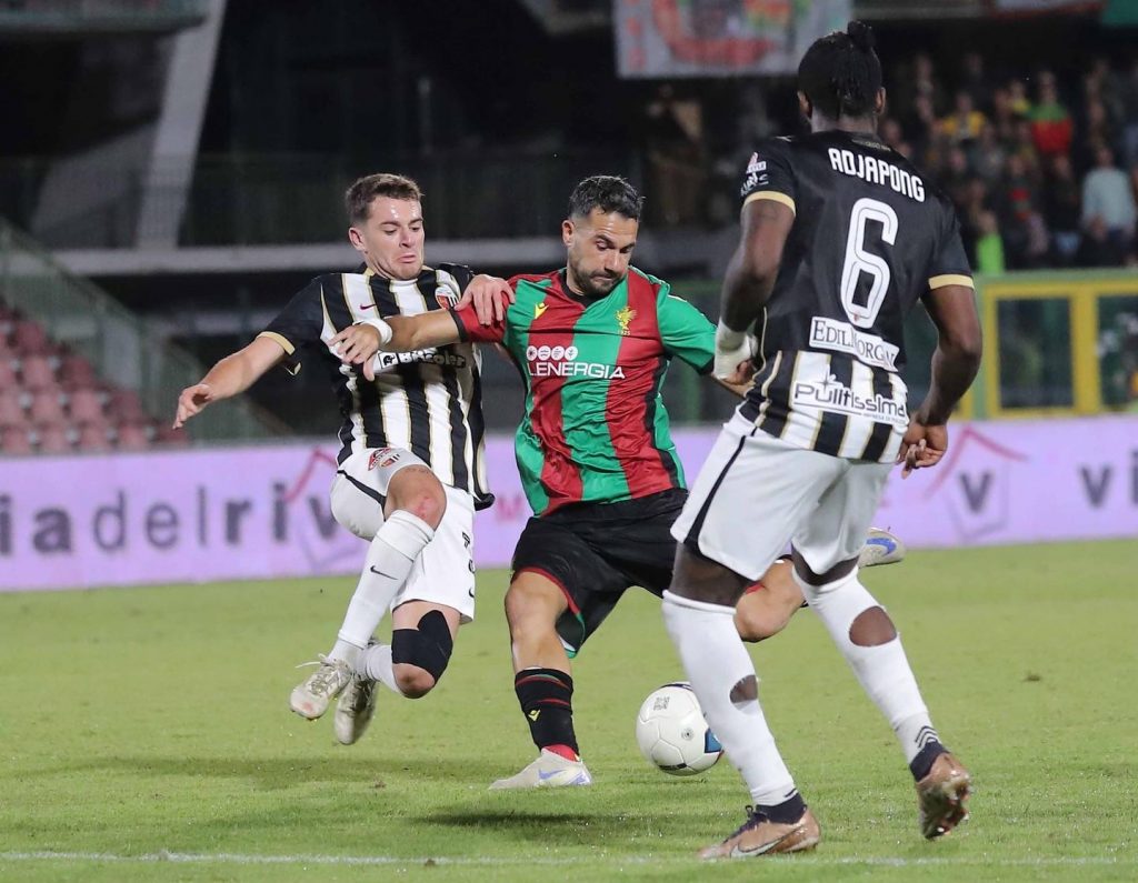 Rassegna stampa – La Nazione – La Ternana torna subito a vincere. Fere sul pezzo, Ascoli all’angolo