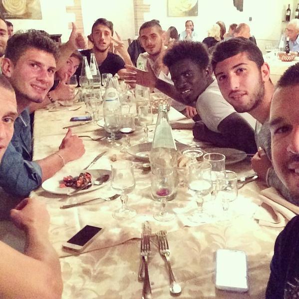 FOTO – Che gruppo! Avenatti: “Tutti a cena”. E spunta anche Bojinov…