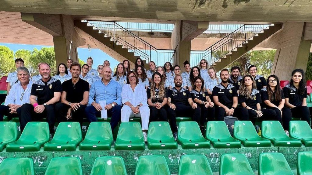 Calcio Femminile – C’è la foto con il presidente Bandecchi – FOTO