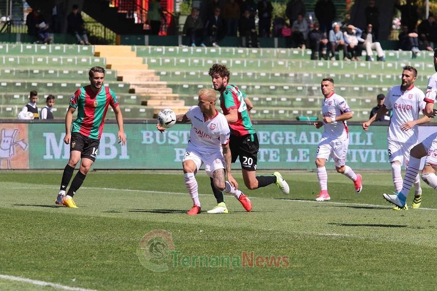 Ternana-Carpi: sfida fra due squadre che non vogliono prenderle