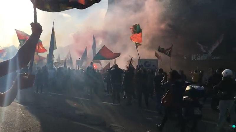 Ternana-Juve Stabia: la festa dei tifosi fuori dall’albergo delle Fere – VIDEO