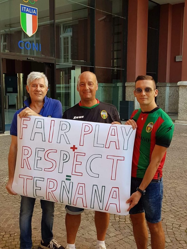 “Fair Play + Respect = Ternana”, i tifosi sperano fuori dal Coni