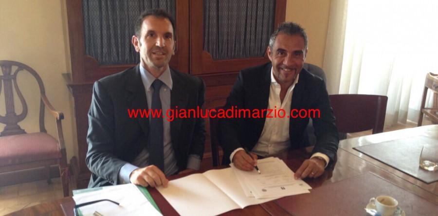 FOTO – Toscano alla Ternana: ecco il momento della firma con le Fere