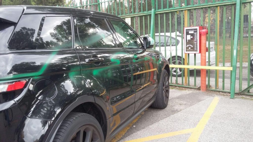 Gesti vandalici nei confronti dei giocatori: colpite le auto di Vitale, Ceravolo e Janse