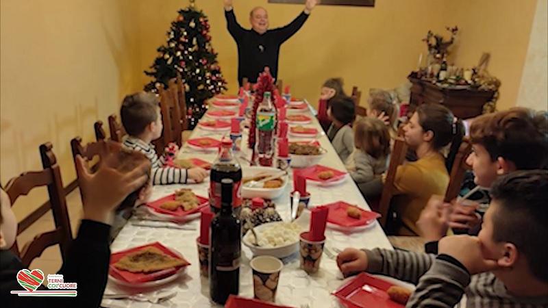 Natale col Cuore, il cenone di Capodanno per le case famiglia – VIDEO