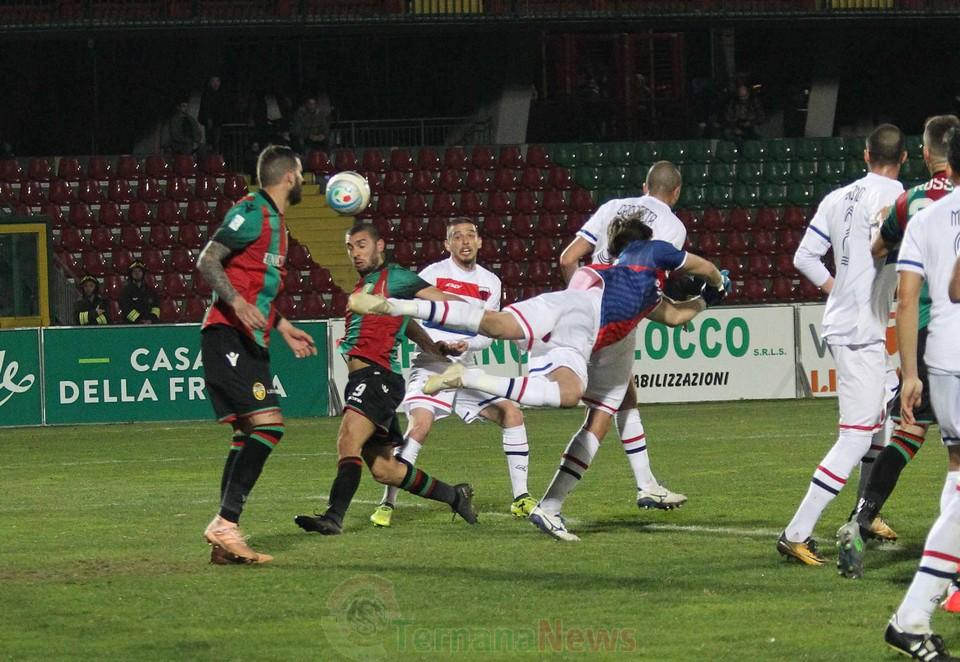 Ternana-Samb – Daspo e denuncia per due tifosi marchigiani