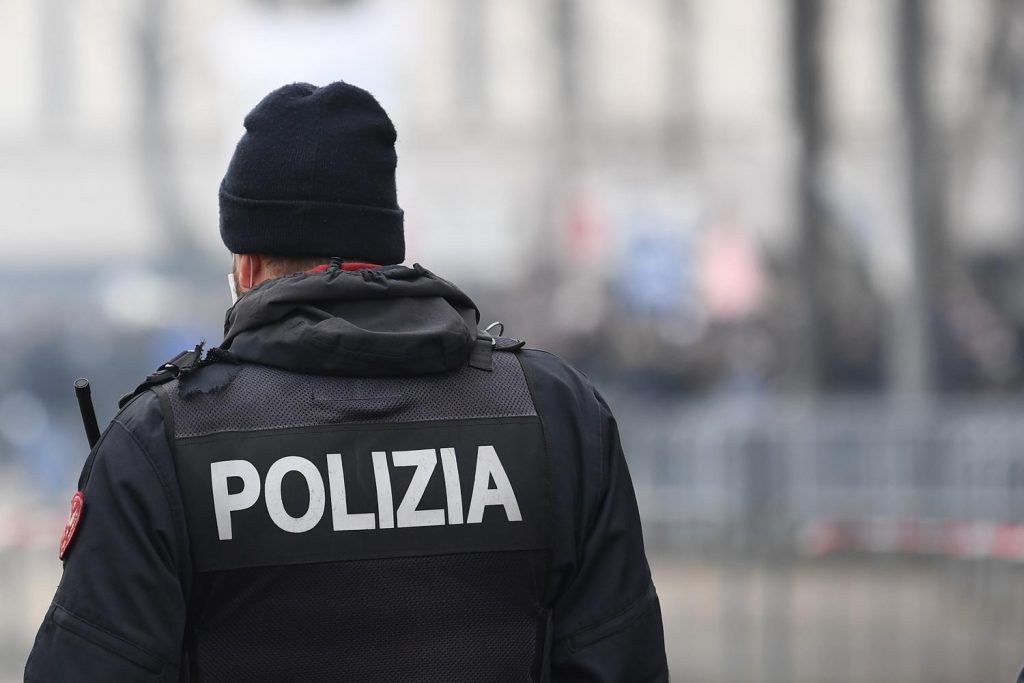 Caos derby: la Polizia al lavoro per identificare gli autori degli scontri