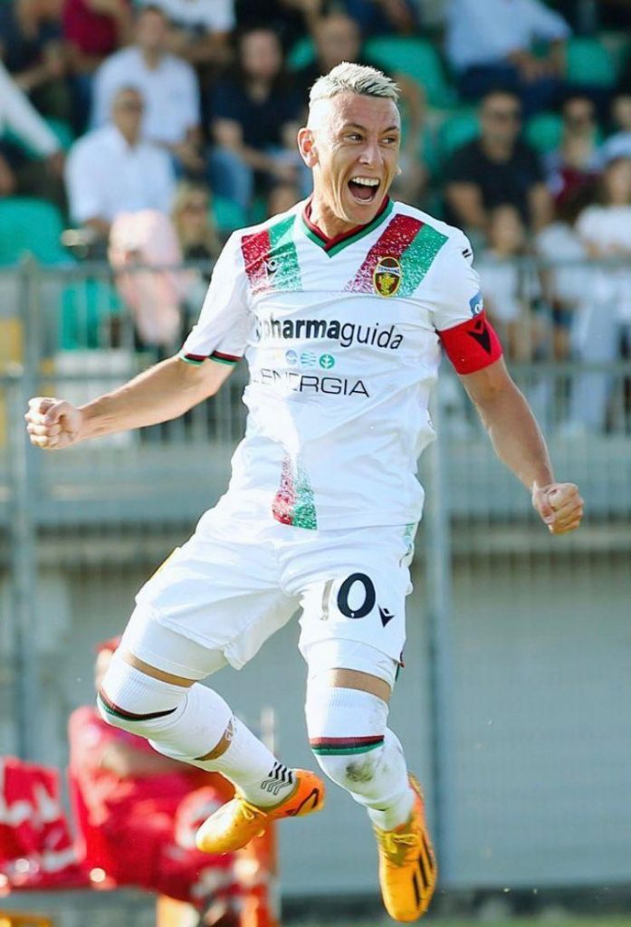 Ternana, il “cucchiaio” di César Falletti è da copertina