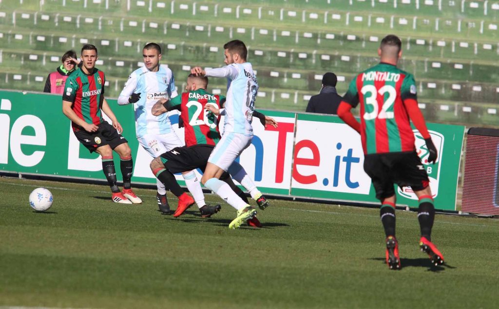 RassegnaStampa – CdS – Ternana stop: cinque legni