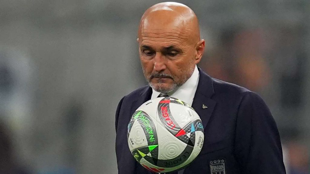 Mister, no grazie: in Nazionale non ci gioco | Stacca il telefono in faccia al mister: Spalletti non lo convocherà più