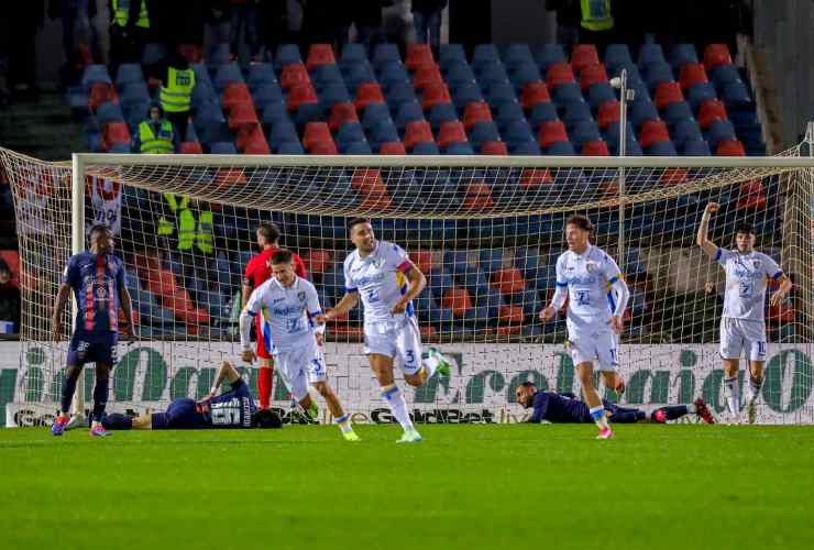 Cosenza-Frosinone, Serie B