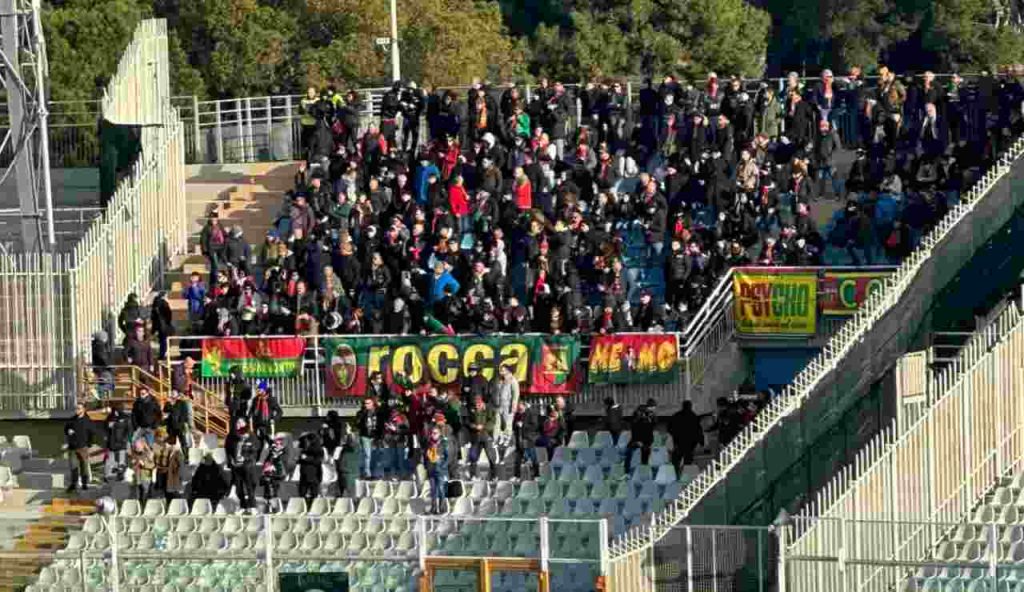 Pescara-Ternana: ecco i 400 tifosi delle Fere