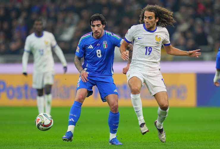 Sandro Tonali con la maglia dell'Italia