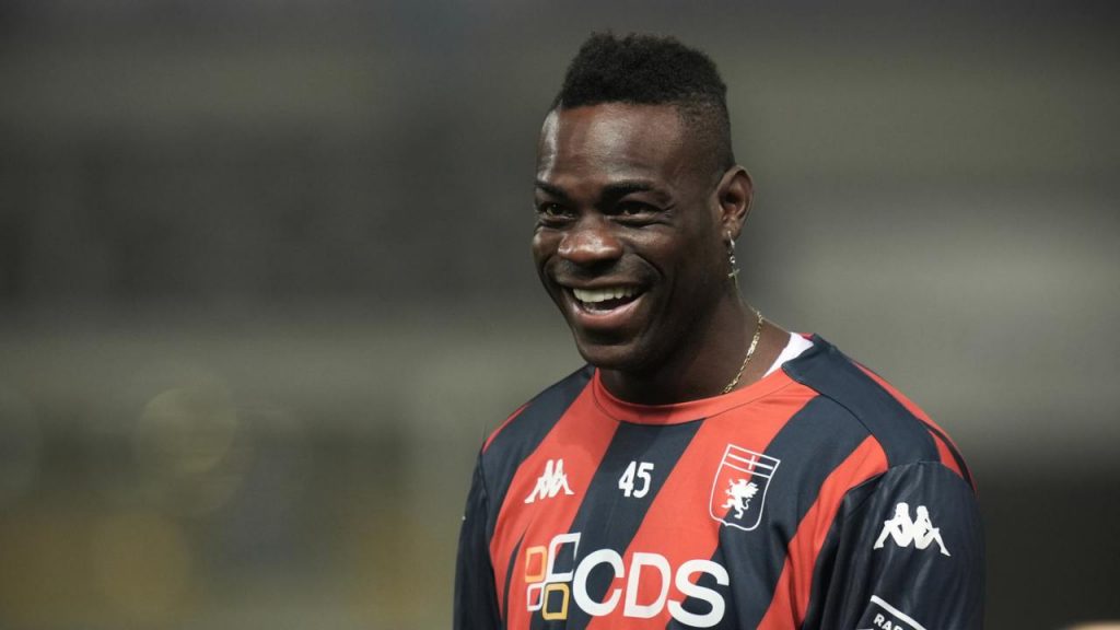 Per noi è un onore avere Balotelli in squadra | SuperMario cambia maglia, addio al Genoa dopo pochi mesi