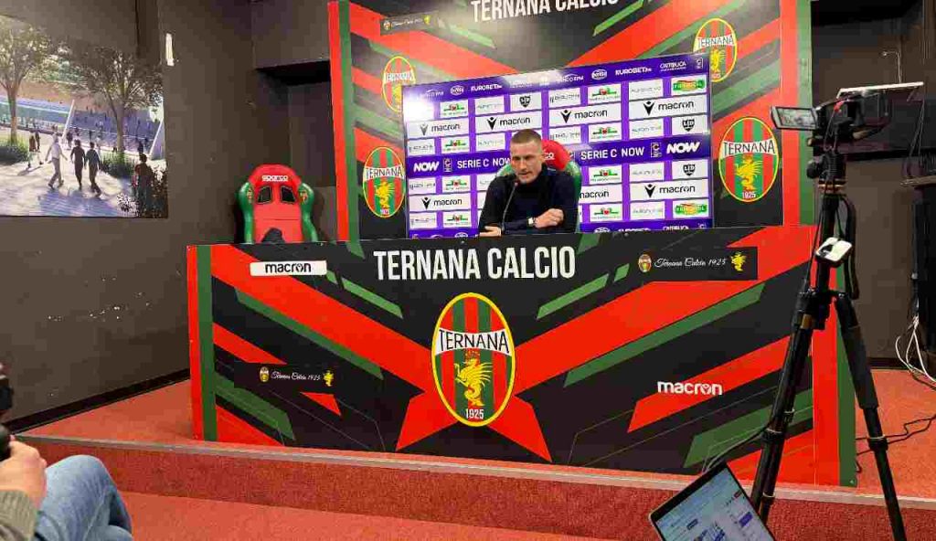 Ternana-Vis Pesaro 2-1, Abate: “Grande secondo tempo, lavoriamo sui nostri principi”