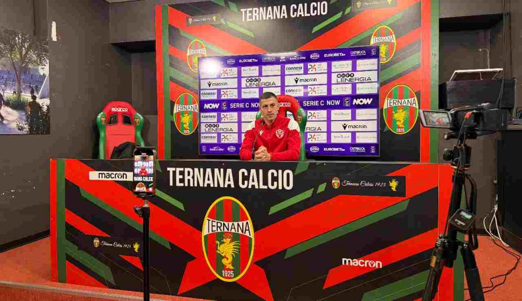 Ternana-Vis Pesaro 2-1, Pucciarelli: “Ternana più forte del girone. Arbitri? Siamo poco rispettati”