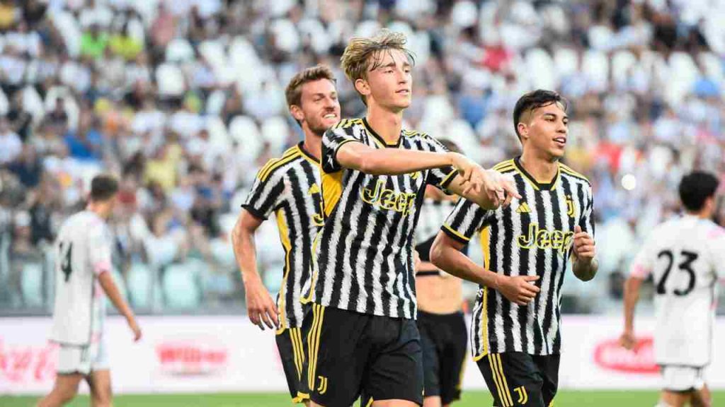 Tutti vogliono Huijsen, che beffa per la Juventus | Futuro deciso, accordo raggiunto con il TOP CLUB