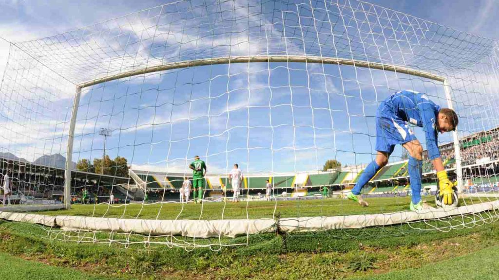 È arrivato anche questo momento, mi ritiro dal calcio | Grazie di tutto, ma non ce la faccio più