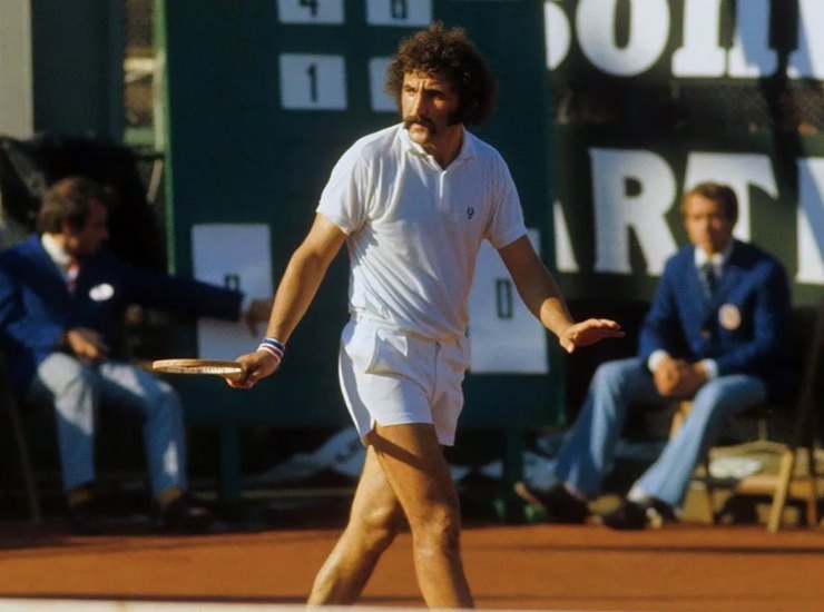 Ion Tiriac alla Coppa Davis nel 1972 - fonte Instagram - ternananews.it