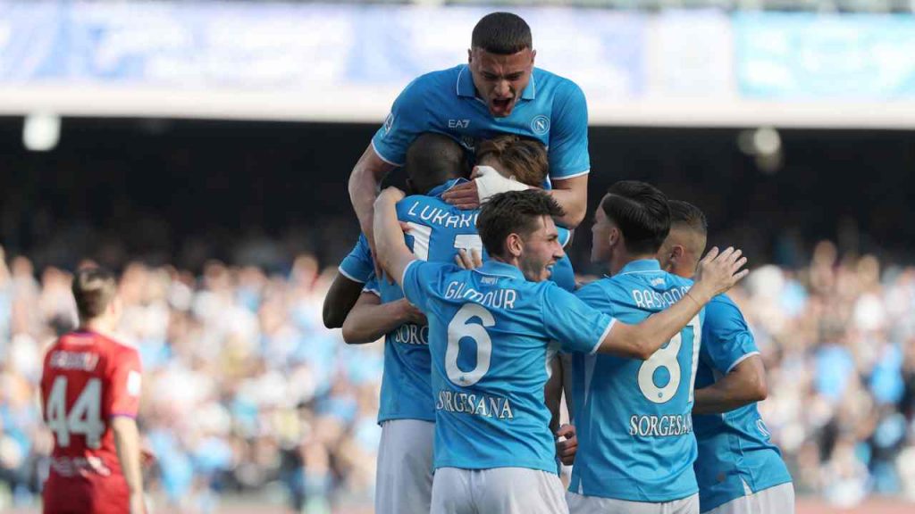 Napoli, dice ADDIO al calcio | E’ il momento di dire basta: l’annuncio UFFICIALE