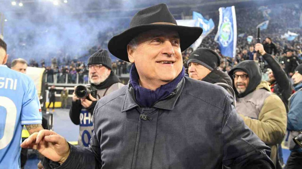 Lotito lo ha fatto firmare | CAPOLAVORO Lazio: è UFFICIALE l’affare dell’anno